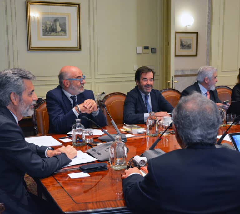 Los vocales dilatan la renovación del TC a la espera de un acuerdo entre PSOE y PP para el CGPJ