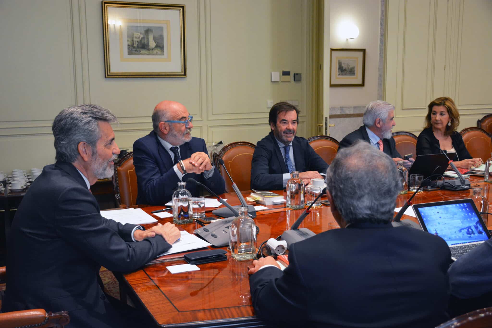 Los vocales dilatan la renovación del TC a la espera de un acuerdo entre PSOE y PP para el CGPJ