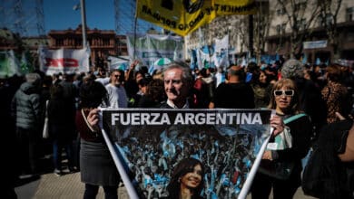 El ataque contra Kirchner, un paso más en la polarización política en Argentina