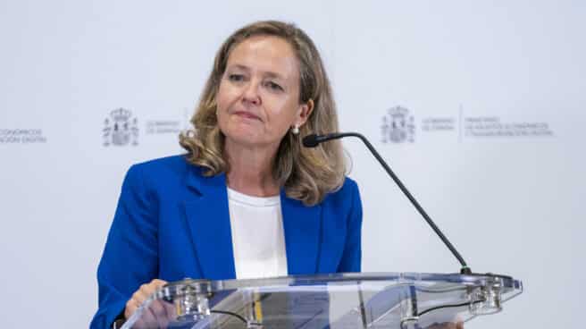 Nadia Calviño La vicepresidenta primera y ministra de Asuntos Económicos y Transformación Digital, Nadia Calviño, responde a los medios tras una reunión con la Mesa de Diálogo Social para el Plan de Recuperación.
