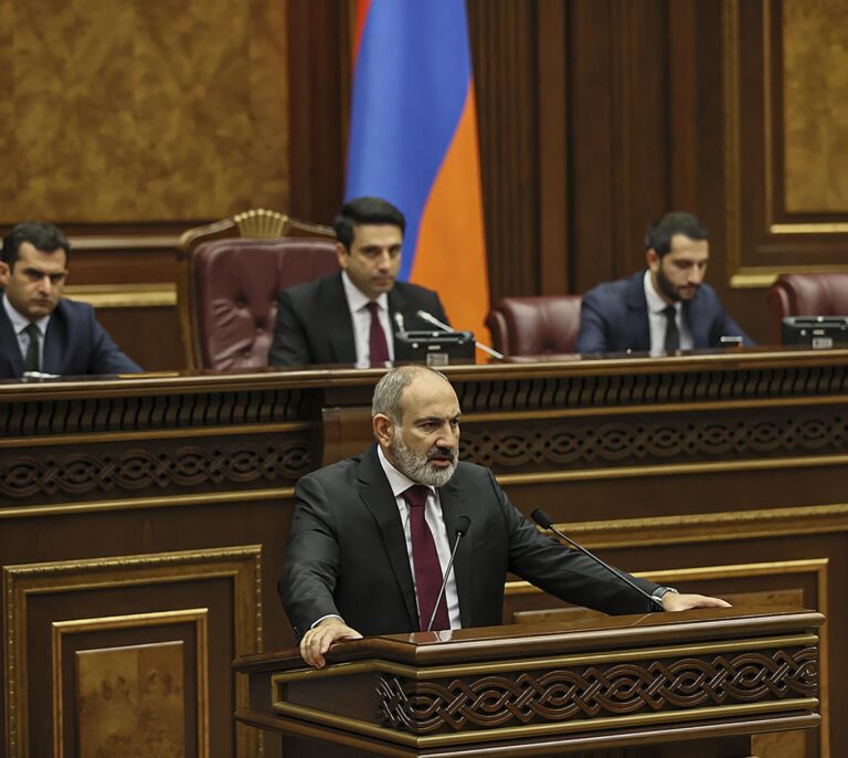 Rusia evita enfangarse en Armenia y de momento no plantea el envío de tropas