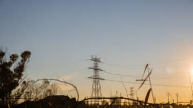 El precio de la luz se descontrola y habrá 142 euros de diferencia durante el día de Viernes Santo