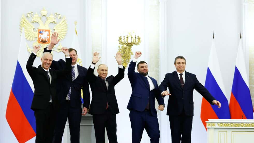 Putin y los líderes títeres de las cuatro regiones ucranianas en el Kremlin