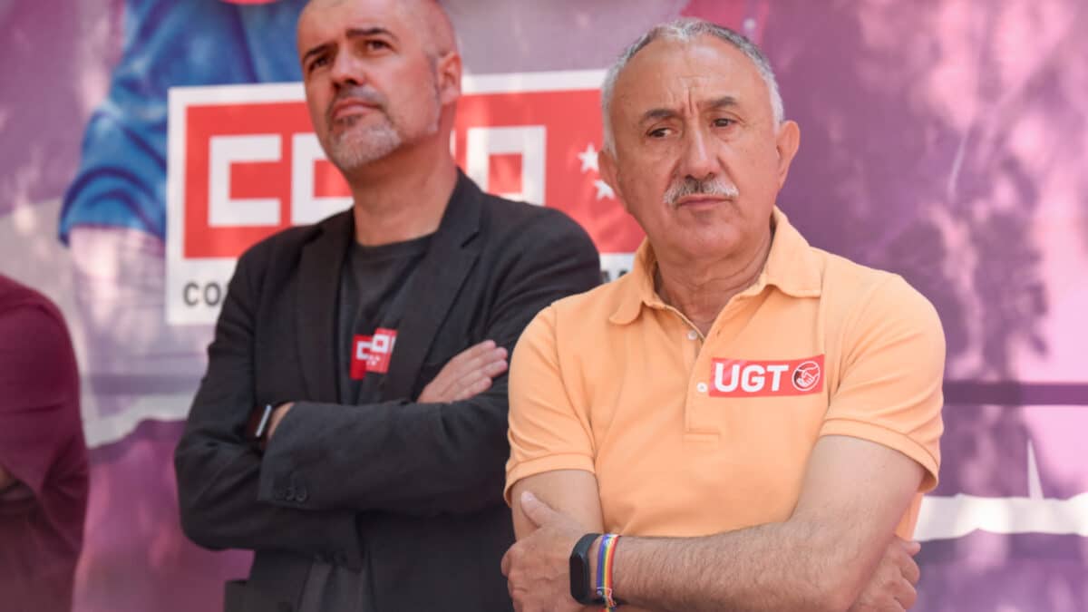 Los secretarios generales de CCOO y UGT, Unai Sordo (izquierda), y Pepe Álvarez en una concentración para exigir salarios dignos.