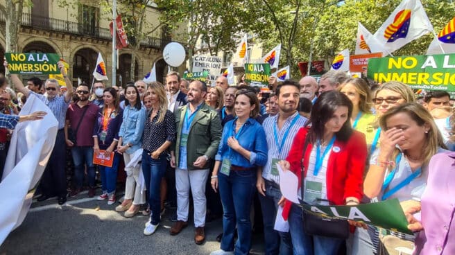 Inés Arrimadas, Cayetana Álvarez de Toledo y Cuca Gamarra en la manifestación en defensa del uso del castellano en Cataluña