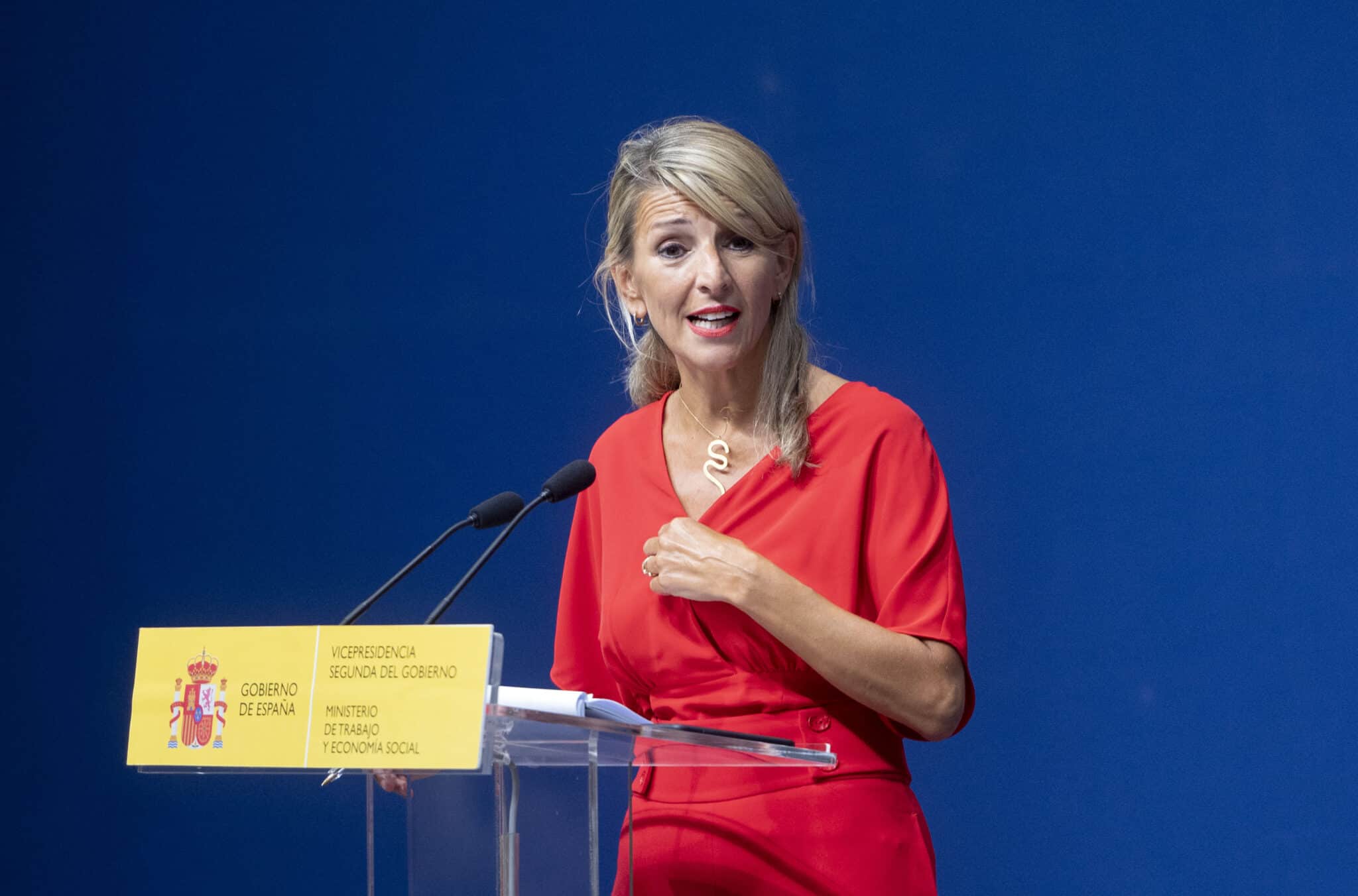 La vicepresidenta segunda y Ministra de Trabajo y Economía Social, Yolanda Díaz, interviene durante una rueda de prensa.