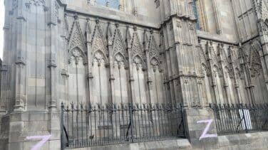El misterio de las Z en la Catedral: ¿Quiénes son los vándalos pro Putin de Barcelona?