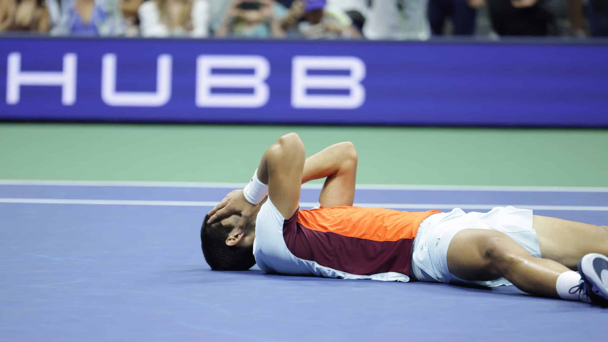 Carlos Alcaraz celebra su victoria histórica en la final del US Open