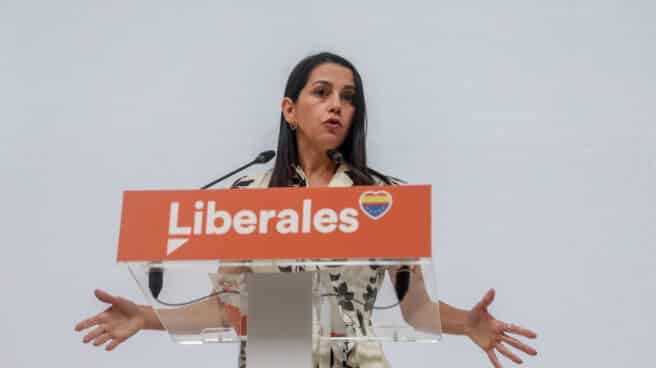 La presidenta de Ciudadanos, Inés Arrimadas, comparece después de una reunión conjunta del Comité Permanente y el Equipo de Ciudadanos, en la sede nacional.