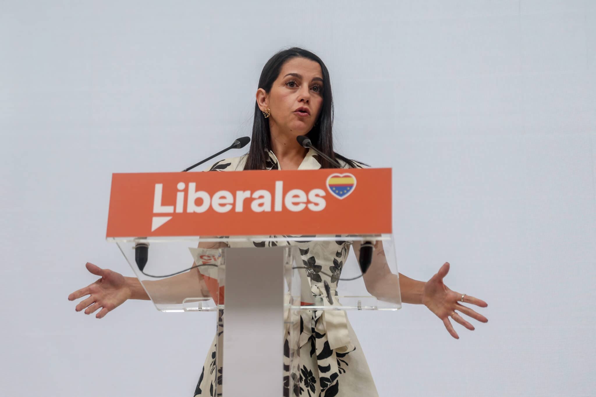 La presidenta de Ciudadanos, Inés Arrimadas, comparece después de una reunión conjunta del Comité Permanente y el Equipo de Ciudadanos, en la sede nacional.