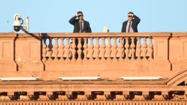 El reseteo del móvil del atacante pone en peligro la investigación del atentado contra Kirchner