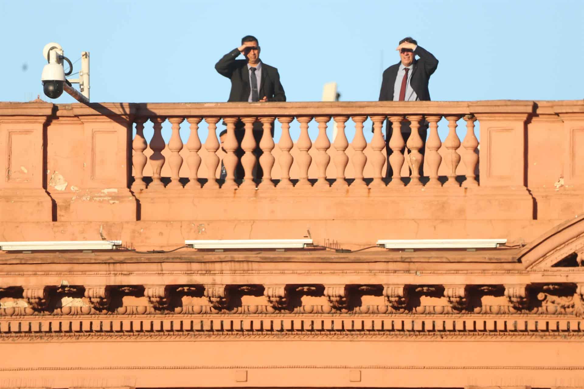 Miembros de seguridad tras el intento de atentado contra Cristina Fernández Kirchner.