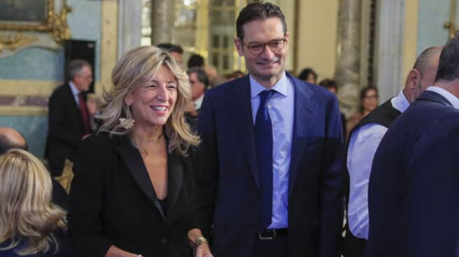 Yolanda Díaz y Joseph Oughourlian, en el Foro de la Nueva Comunicación.