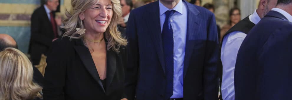 Yolanda Díaz y Joseph Oughourlian, en el Foro de la Nueva Comunicación.