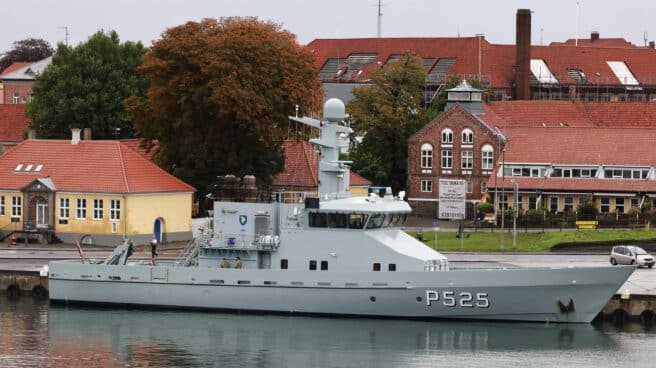 El patrullero militar danés P525, en el muelle de Ronne, en la isla de Bornholm, cerca del lugar de las explosiones en el Nord Stream 1 y 2.