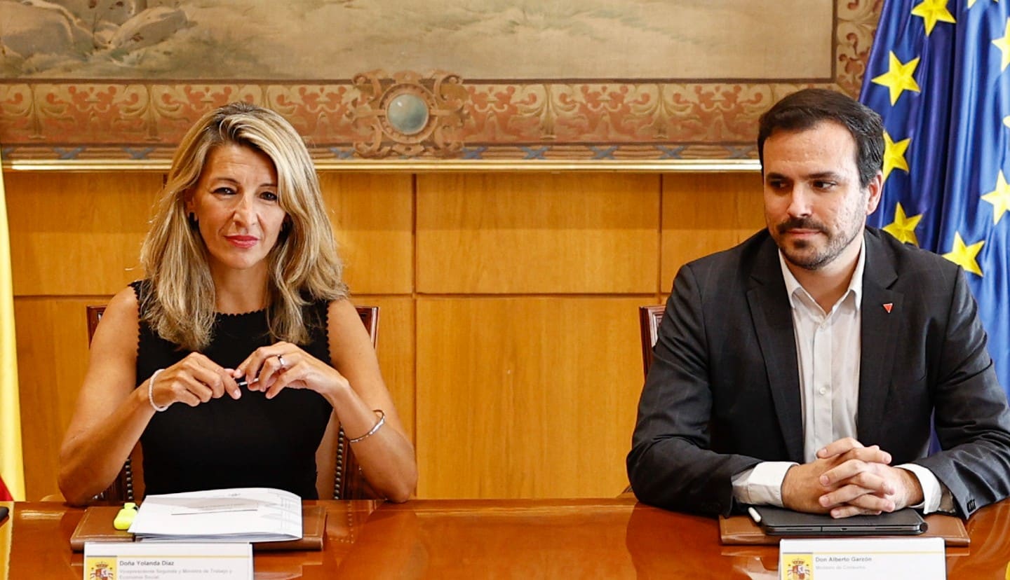 Yolanda Díaz y Alberto Garzón reciben a directivos de Carrefour.