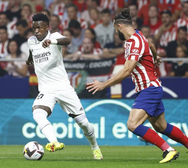 "¡Vinicius, eres un mono!": La Fiscalía no ve delito de los hinchas del Atlético por el contexto de "máxima rivalidad"