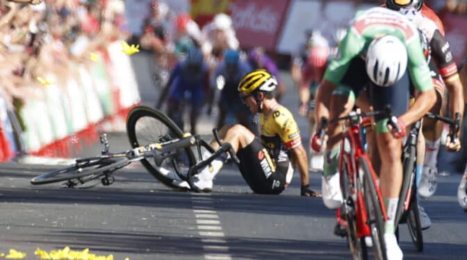 Primoz Roglic se retira de La Vuelta tras la caída de ayer