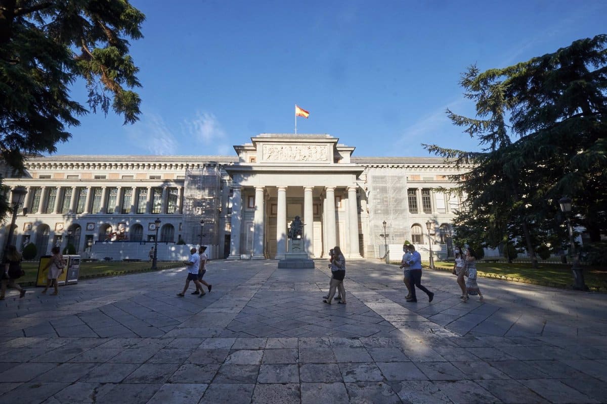 Fachada oeste o de Velázquez del Museo del Prado.