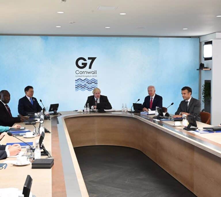 El G-7 acuerda imponer un precio tope al petróleo ruso y la UE pide extenderlo al gas