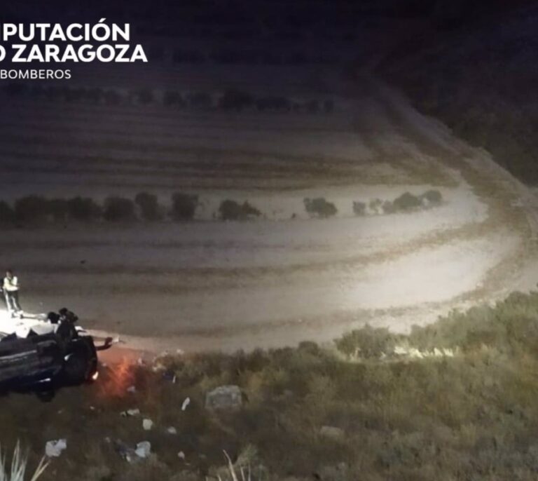 Fallece un niño de 2 años al despeñarse el coche en el que viajaba con su familia