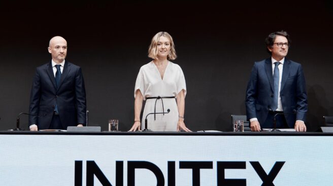 a presidenta de Inditex, Marta Ortega y el consejero Oscar García Maceiras en la Junta General de Accionistas de la compañía.(1) a presidenta de Inditex, Marta Ortega y el consejero Oscar García Maceiras en la Junta General de Accionistas de la compañía.