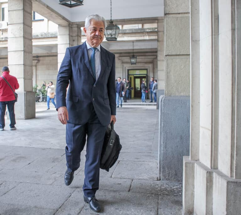 La familia de otro exconsejero del PSOE condenado por los ERE pide el indulto tras hacerlo Griñán