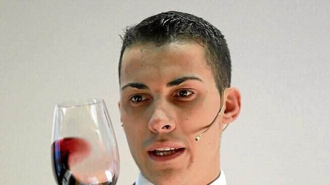 Guillermo Cruz, mejor sumiller de España en 2014. Guillermo Cruz, mejor sumiller de España en 2014.