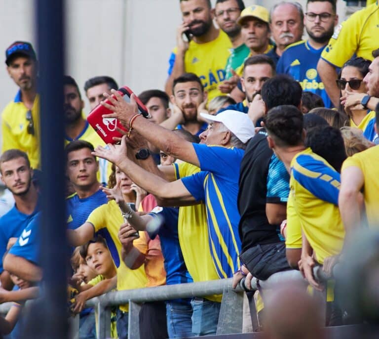Habla el médico que atendió el infarto en el Cádiz-Barcelona: "Solo con los recursos del estadio ese paciente nunca hubiera salido adelante"