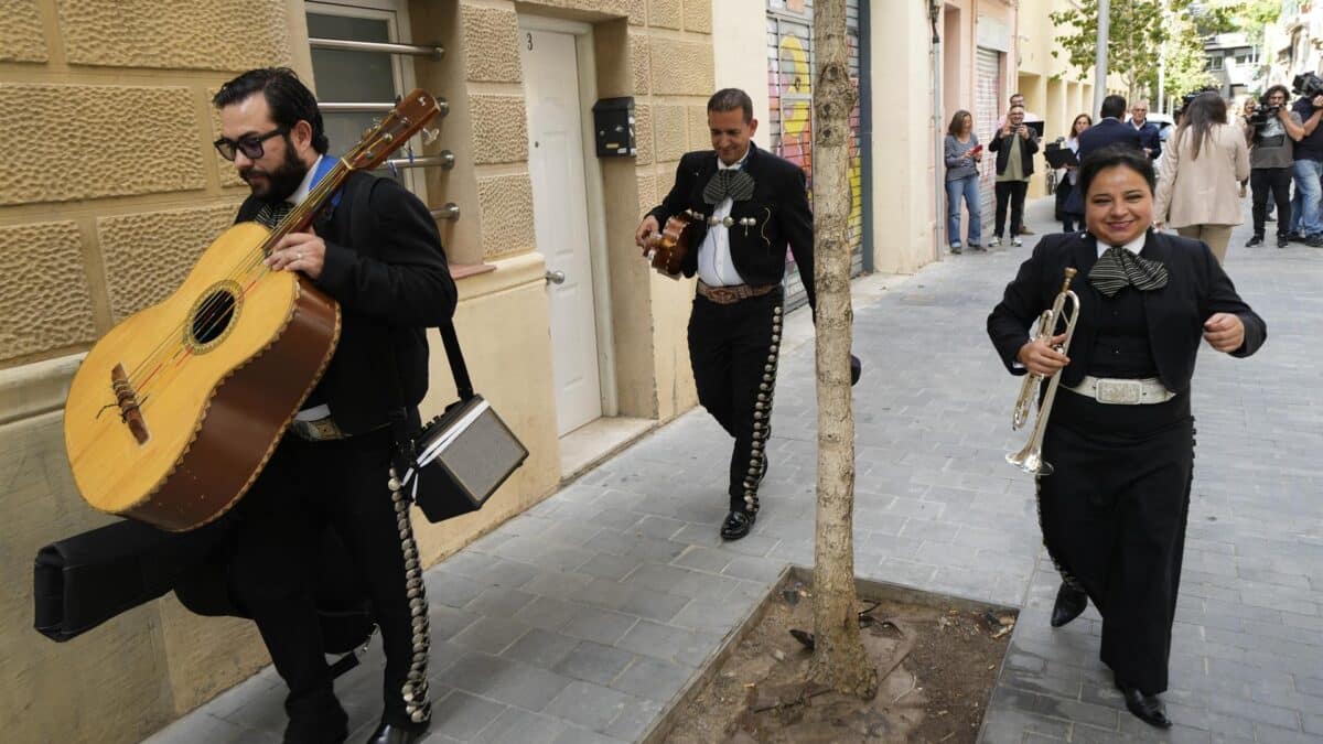 Mariachis, este jueves, en la sede de Junts per Catalunya.