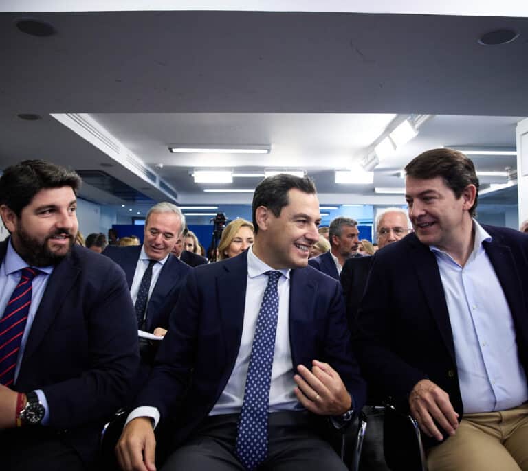 El PP pide cautela por Meloni y advierte a Sánchez del descalabro de la izquierda en Italia