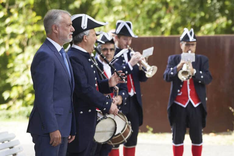 El Gobierno Urkullu ve "peligroso" limitar la cesta de la compra y aboga por "políticas de rentas"