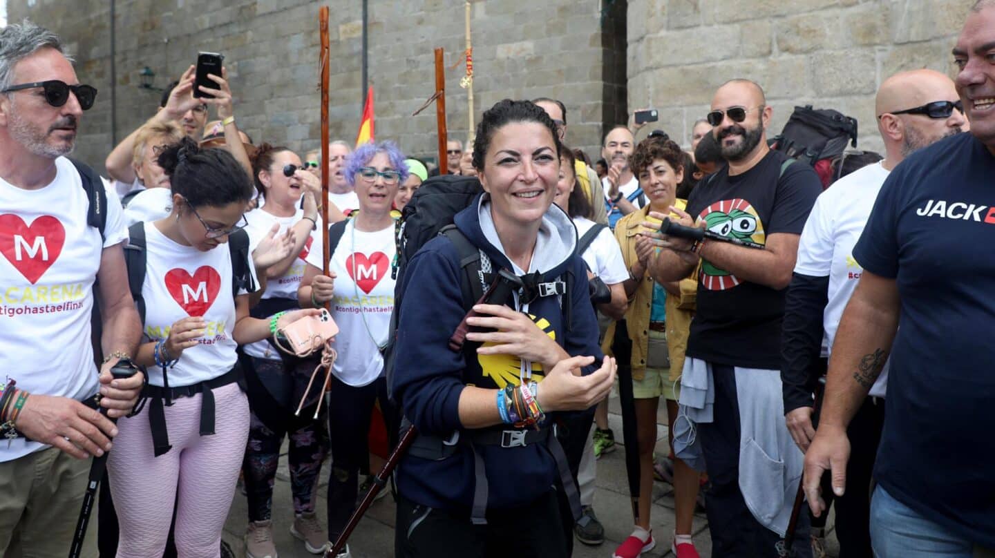 La exdiputada de Vox, Macarena Olona, termina su recorrido del Camino de Santiago.