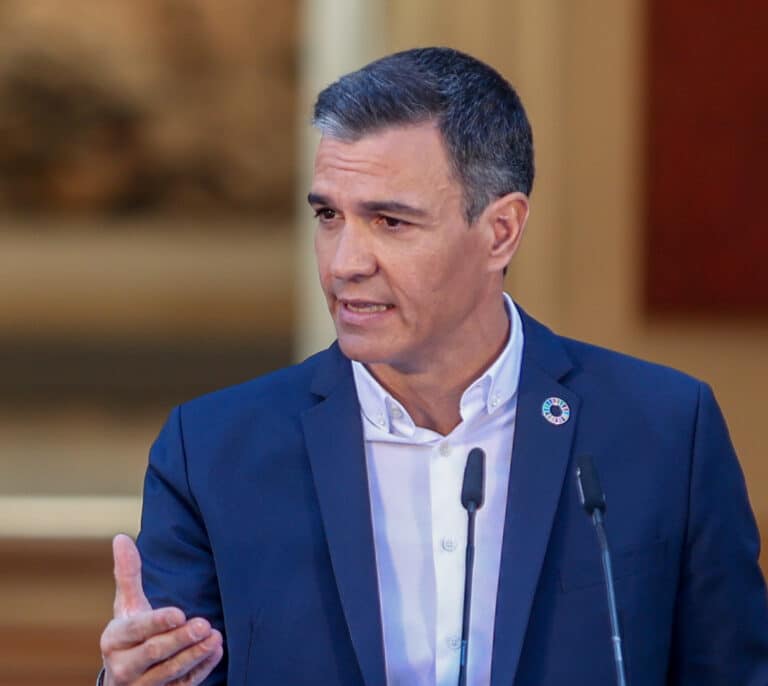 Sánchez ‘olvida’ a los políticos socialistas en su discurso contra las energéticas