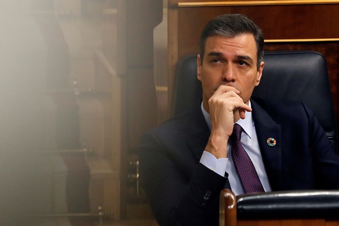 El miedo de los barones socialistas le explota a Pedro Sánchez