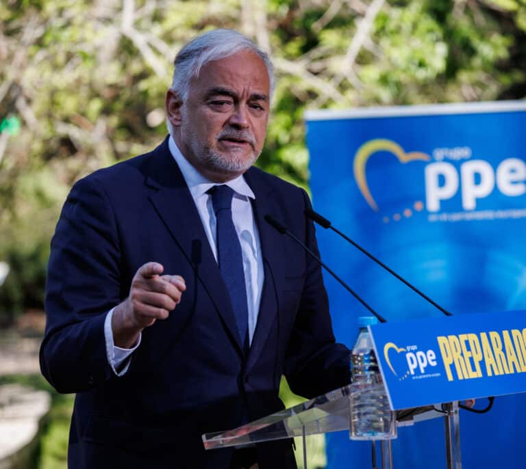 El PP no descarta citarse con el comisario europeo de Justicia durante su visita a España