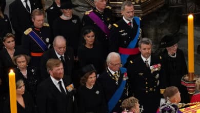 Felipe VI y Letizia, sentados junto al rey emérito y la reina Sofía en el funeral de Isabel II