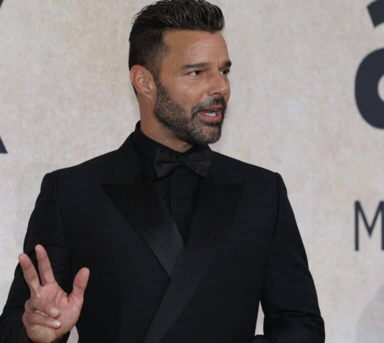 Ricky Martin demanda a su sobrino por extorsión y exige una compensación de 20 millones de dólares