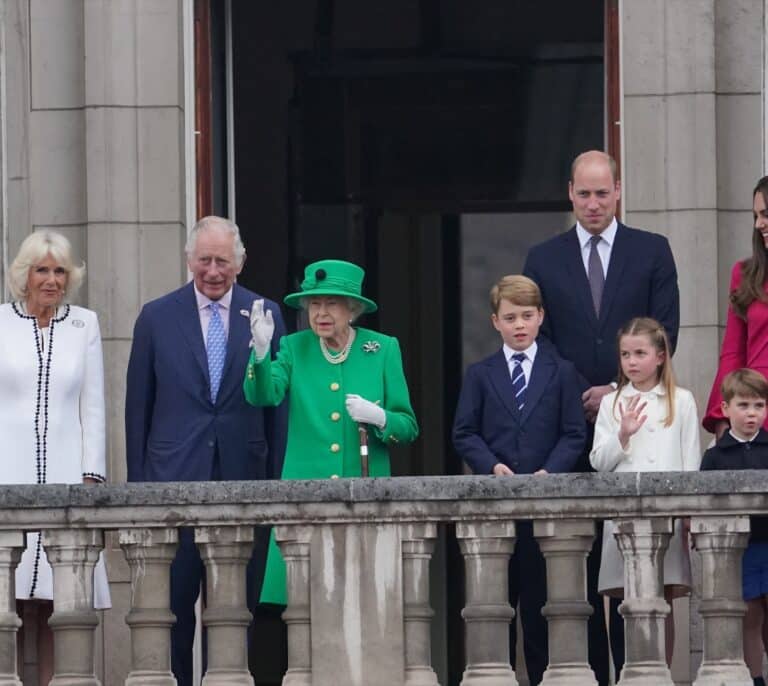 De Guillermo a Sienna: quiénes van tras Carlos en la sucesión a la Corona británica