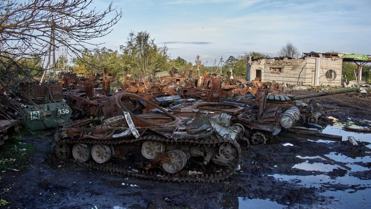 Equipos rusos destrozados en el avance ucraniano desde Izium hacia el este del Donbás.