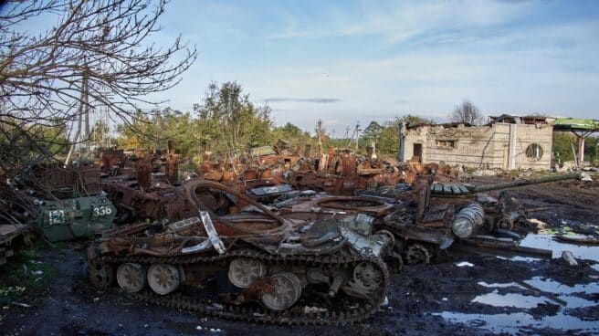 Equipos rusos destrozados en el avance ucraniano desde Izium hacia el este del Donbás.