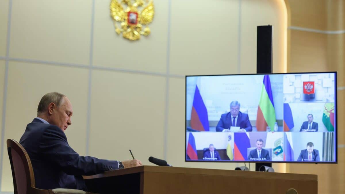 Vladimir Putin, durante una reunión de trabajo este martes.