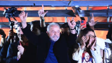 Lula gana ajustado a un Bolsonaro que encara fuerte la segunda vuelta
