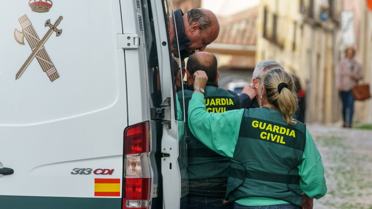 El detenido por la desaparición de Juana Canal, Jesús P.H., llega a los Juzgados de Ávila.