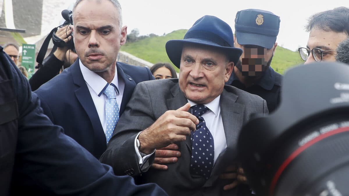 Agresión al ex jefe de Seguridad de Adif, Andrés Cortabitarte, en el juicio del Alvia.