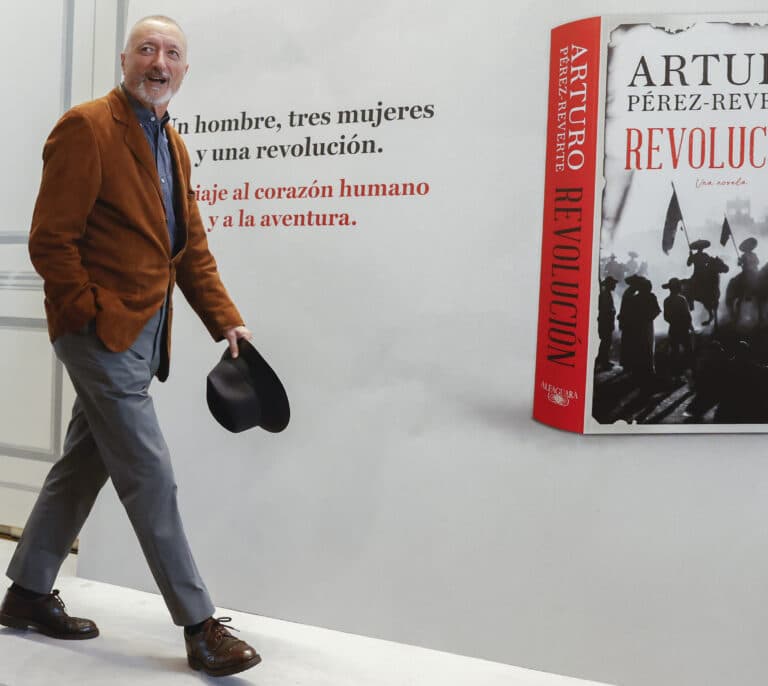 Pérez-Reverte: "Las revoluciones terminan siempre con un Daniel Ortega en su finca"