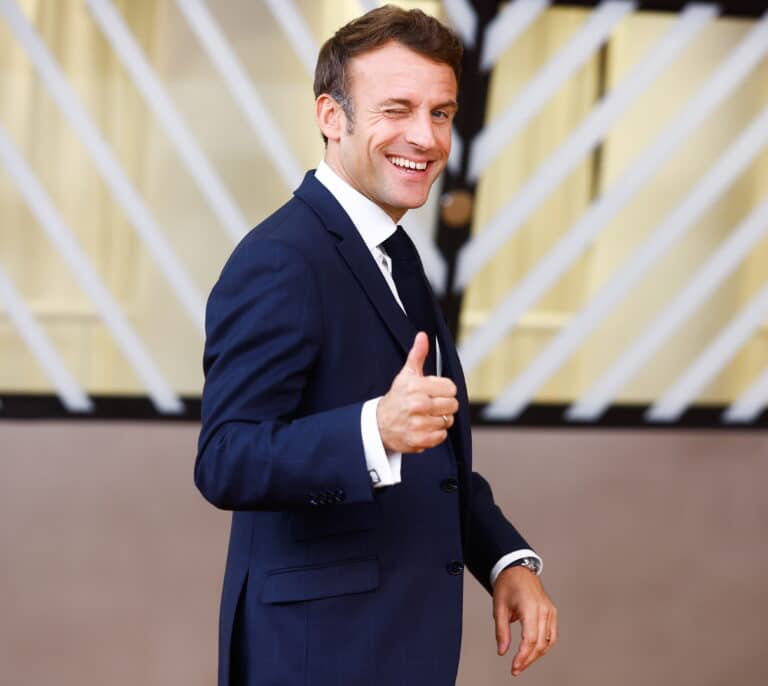 Macron se sale con la suya: Sánchez entierra el MidCat