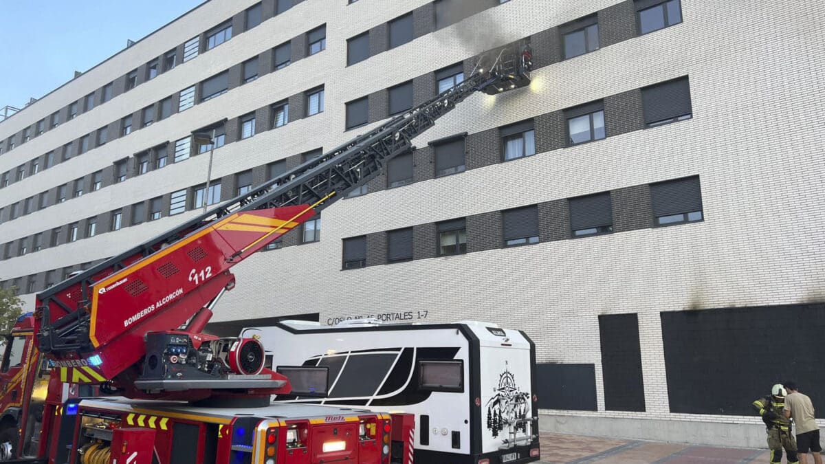 Un niño de 5 años ha fallecido en una explosión registrada en la tarde de este jueves en un local comercial de Alcorcón