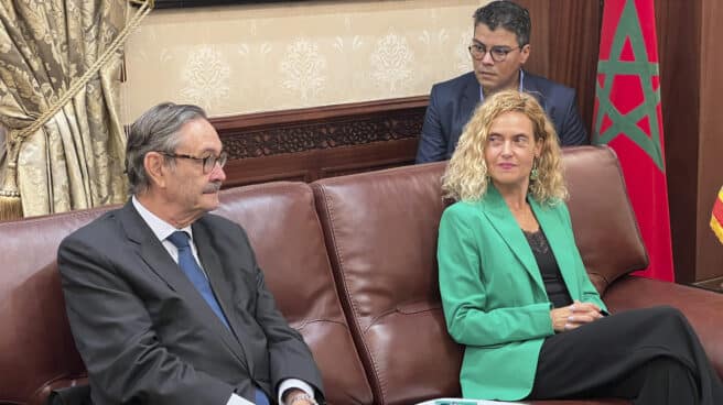 La presidenta del Congeso de Diputados, Meritxel Batet, acompañada por EL embajador de España en Rabat, Ricardo Díez-Hochleitner