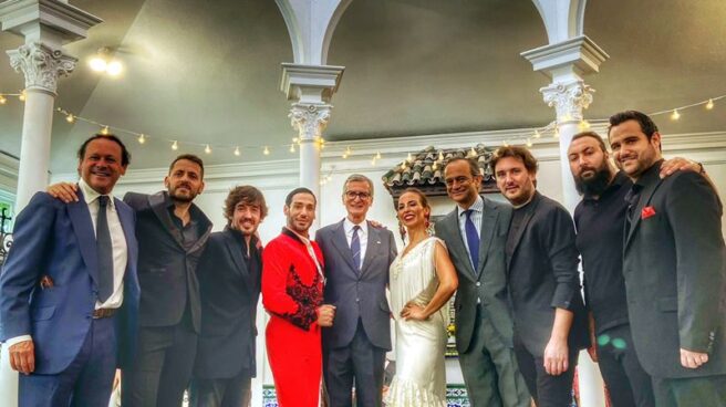 El embajador de España en Estados Unidos, Santiago Cabanas, junto al equipo de ‘Authentic Flamenco’